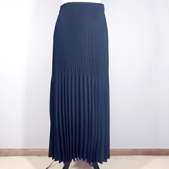 Max Studio Pleated Accordion Style Maxi / Midi Skirt Dark Navy Blue Pull-on - Picture 4 of 8